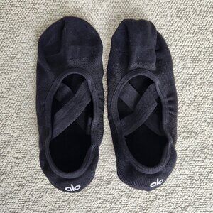 ALO Women's Pivot Barre Socks - Black / M/L (8-11)